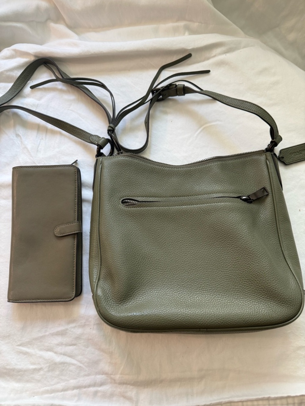 Coach Pebbled Leather Crossbody Bag in Olive Green with matching wallet - Picture 3 of 7